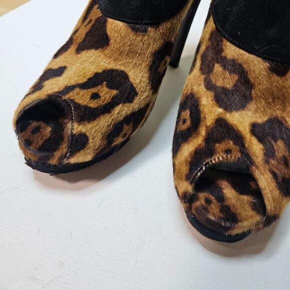 Stuart Weitzman Pony Style Ultra High heel 5.5M‎ Calfskin heels. Open toes. NY - Picture 3 of 15